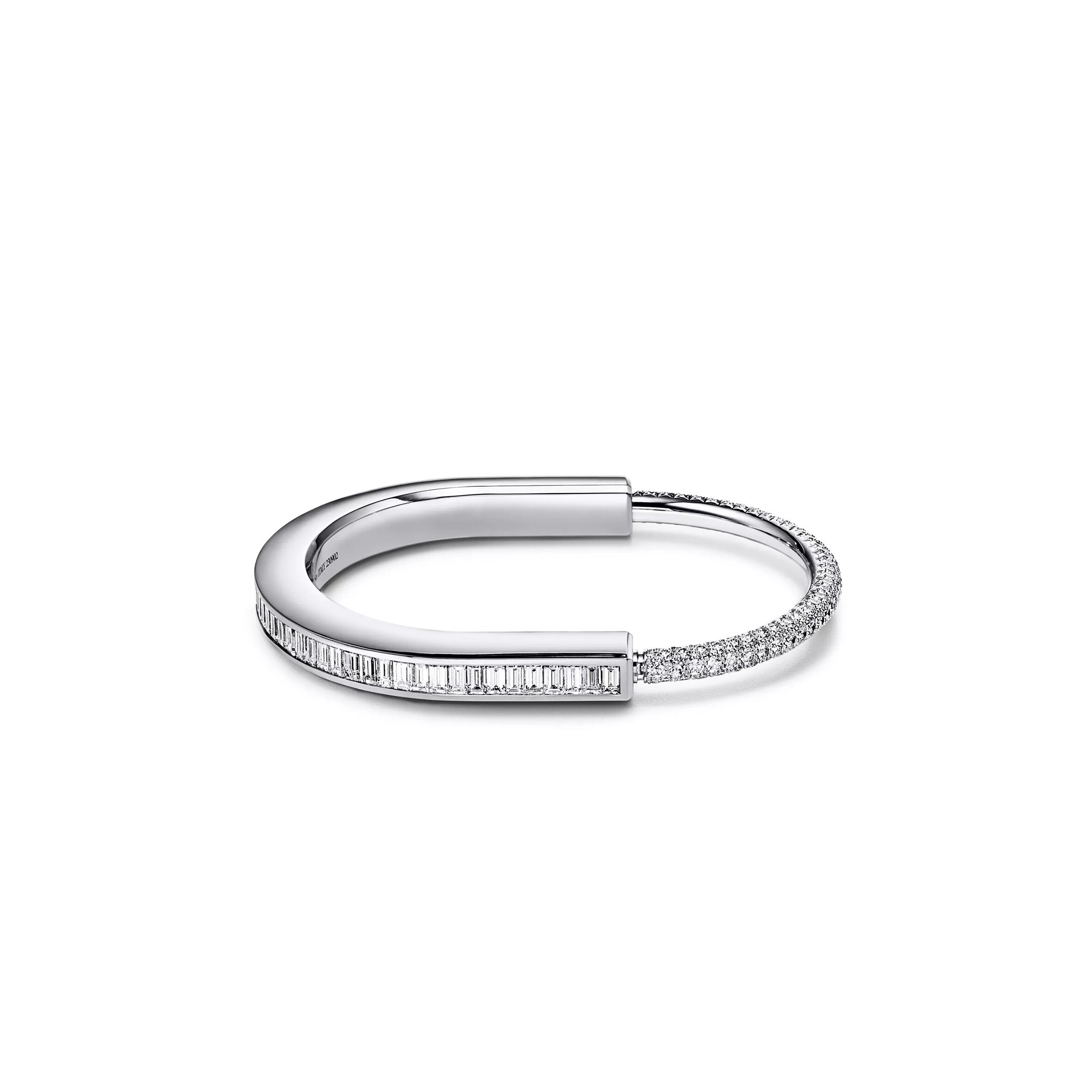 TIFFANY LOCK BANGLE IN WHITE GOLD WITH BAGUETTE AND PAVÉ DIAMONDS 72341937